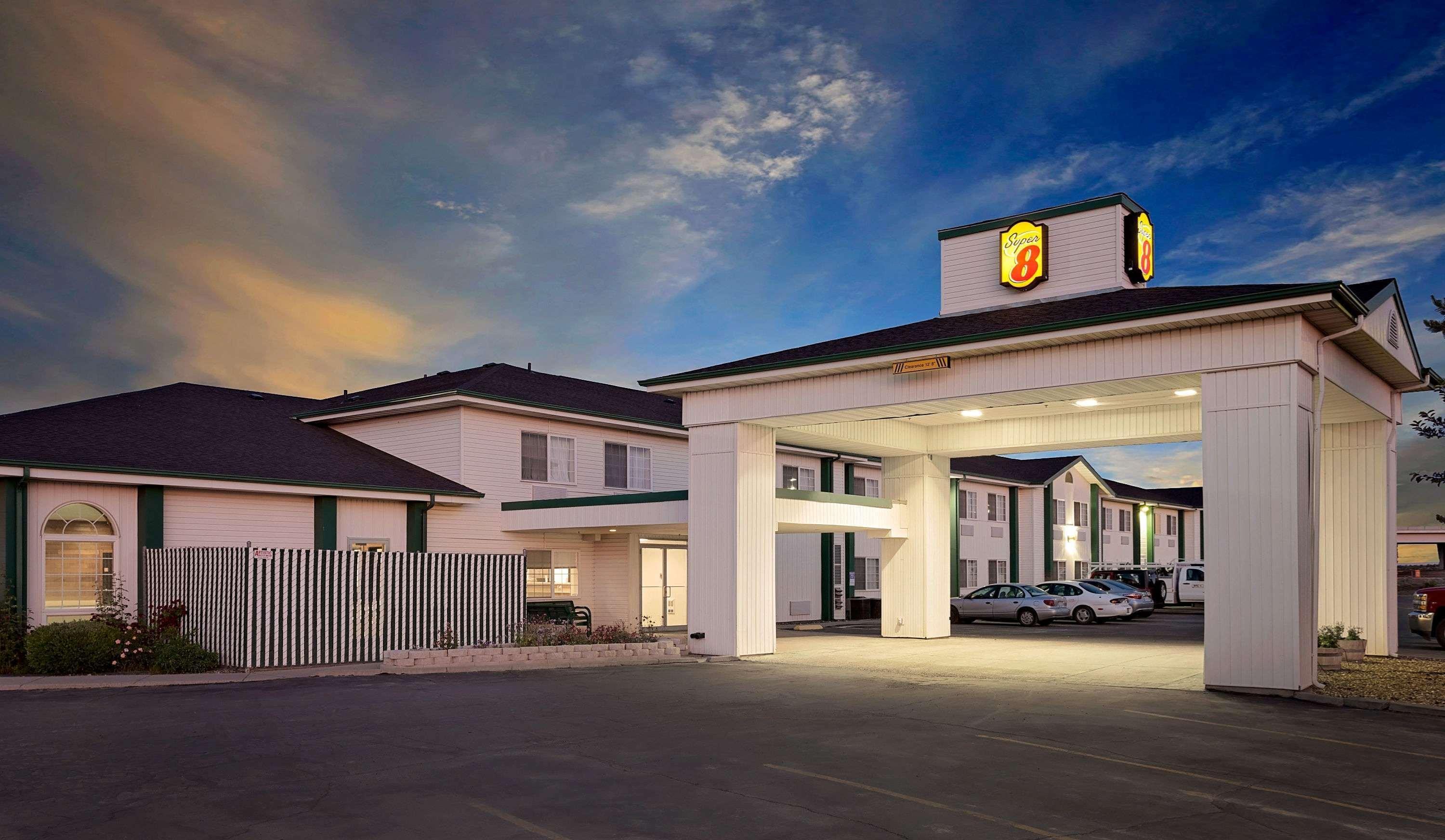 Super 8 By Wyndham Battle Mountain Hotel Eksteriør billede