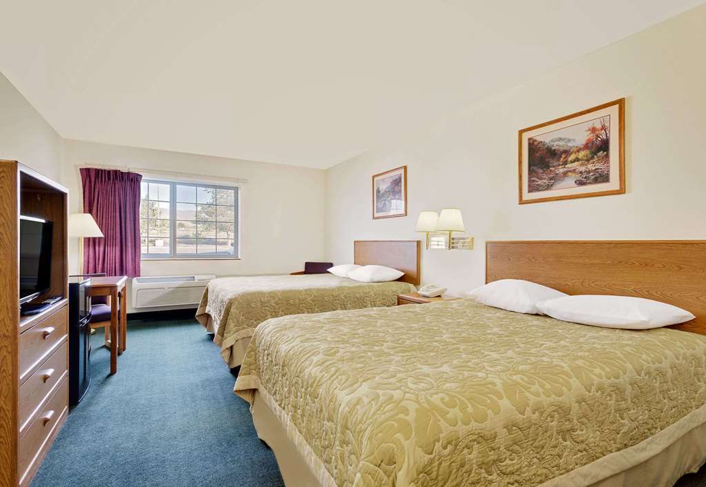 Super 8 By Wyndham Battle Mountain Hotel Værelse billede